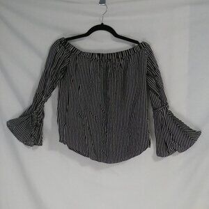 STREETWEAR SOCIETY | medium | Black and White Off The Shoulder Shirt